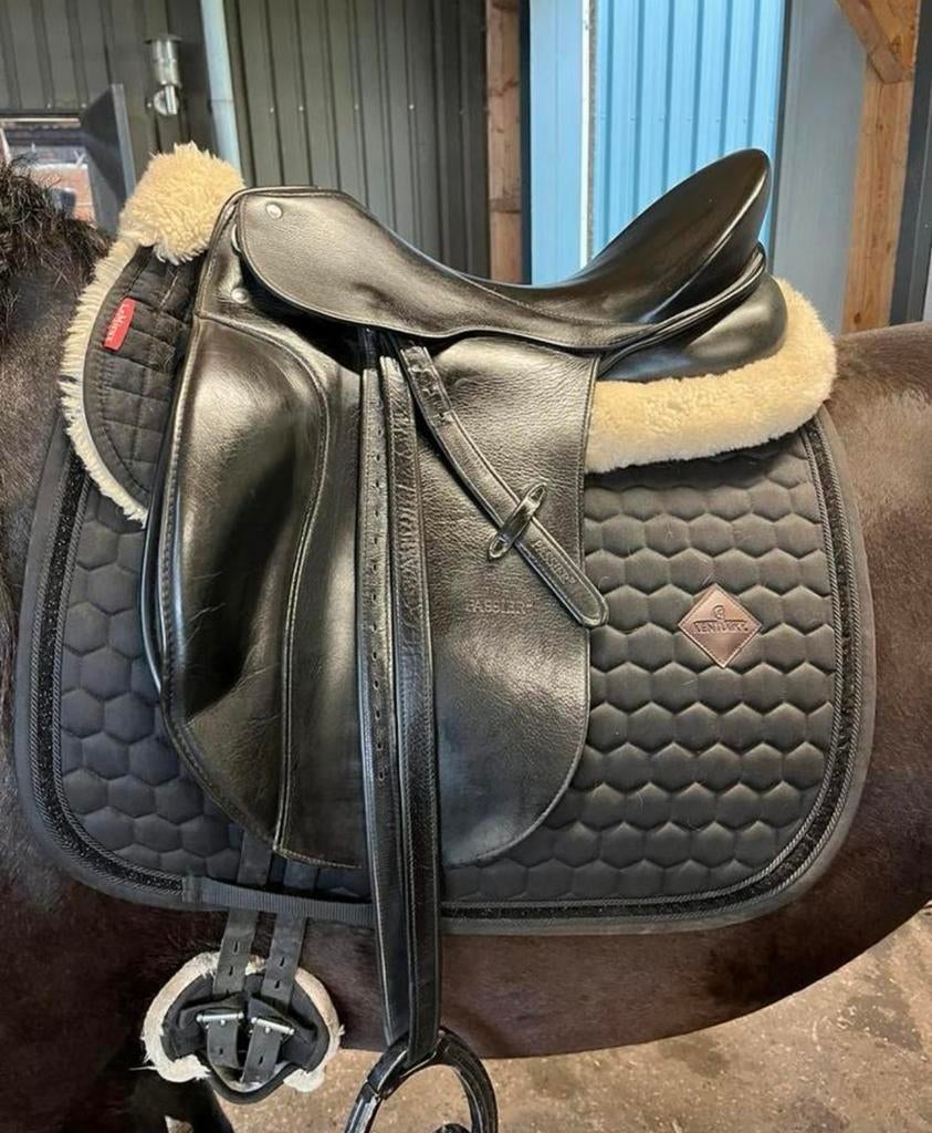Goed onderhouden Passier Corona 2, 17 inch, Dieren en Toebehoren, Paarden en Pony's | Zadels, Ophalen of Verzenden, Zo goed als nieuw