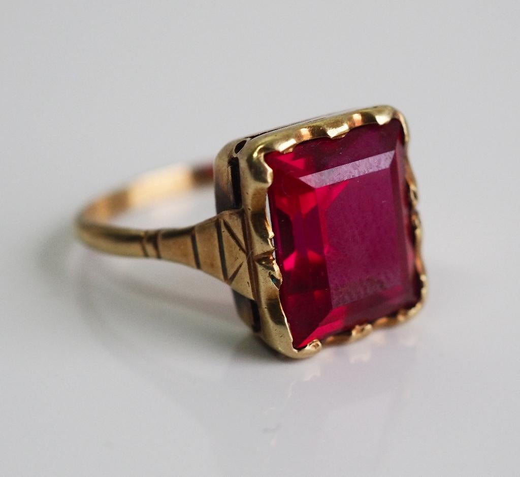 14 krt gouden ring met robijn, Sieraden, Tassen en Uiterlijk, Ringen, Zo goed als nieuw, Dame of Heer, 18 tot 19, Goud, Goud, Met edelsteen