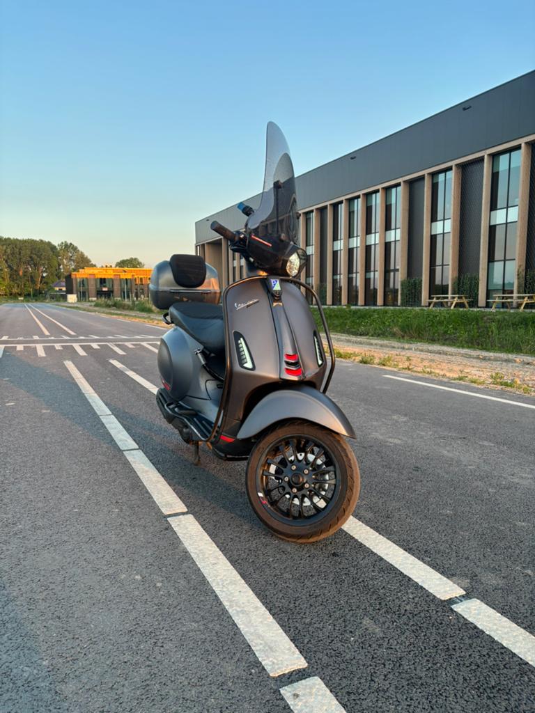 Vespa Sprint 2021 Iget, Fietsen en Brommers, Scooters | Vespa, Ophalen, Overige modellen, Maximaal 45 km/u, Zo goed als nieuw