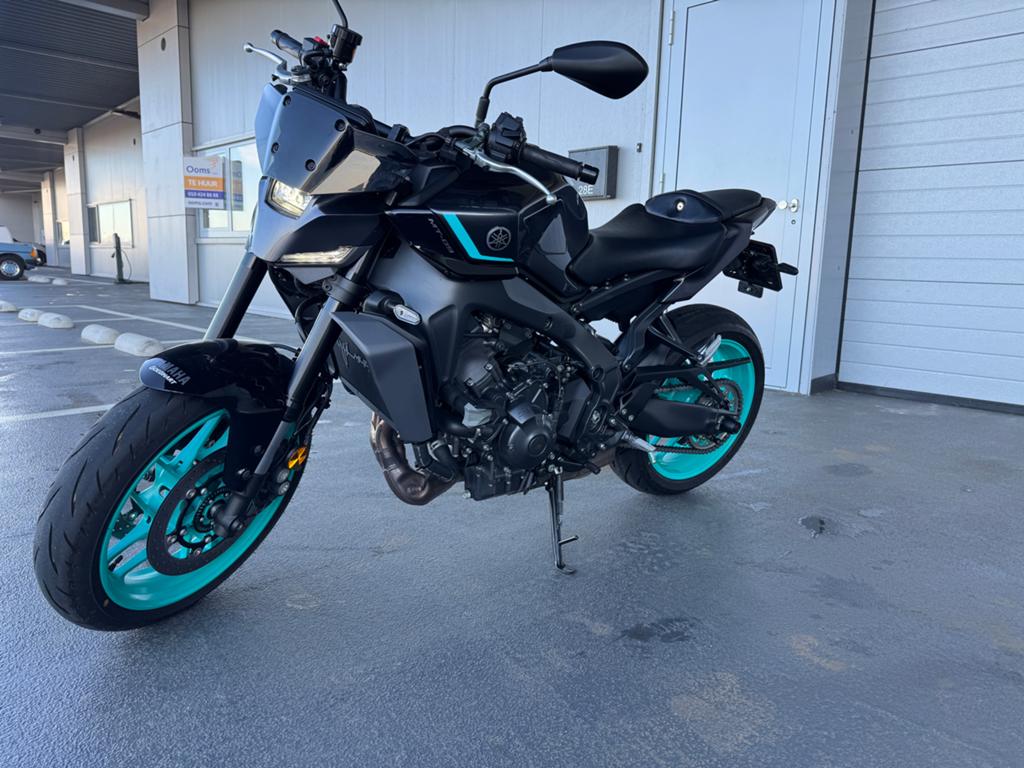 Yamaha MT-09 2024 met vele opties en extra's, Motoren, Motorrijbewijs A, Gebruikt, Particulier, Meer dan 35 kW