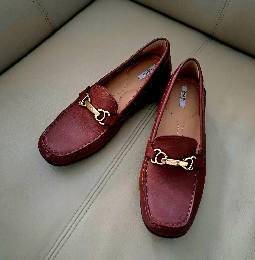 GEOX LOAFERS 38  NIEUWSTAAT !, Kleding | Dames, Schoenen, Geox, Bruin, Instappers, Ophalen of Verzenden