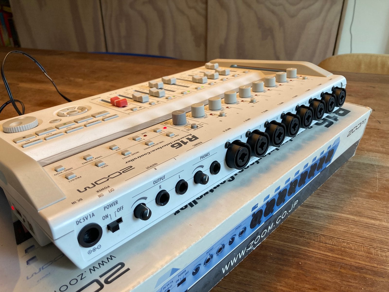 Zoom R16 multitracker, Ophalen of Verzenden, Gebruikt, 5 tot 10 kanalen, Microfooningang