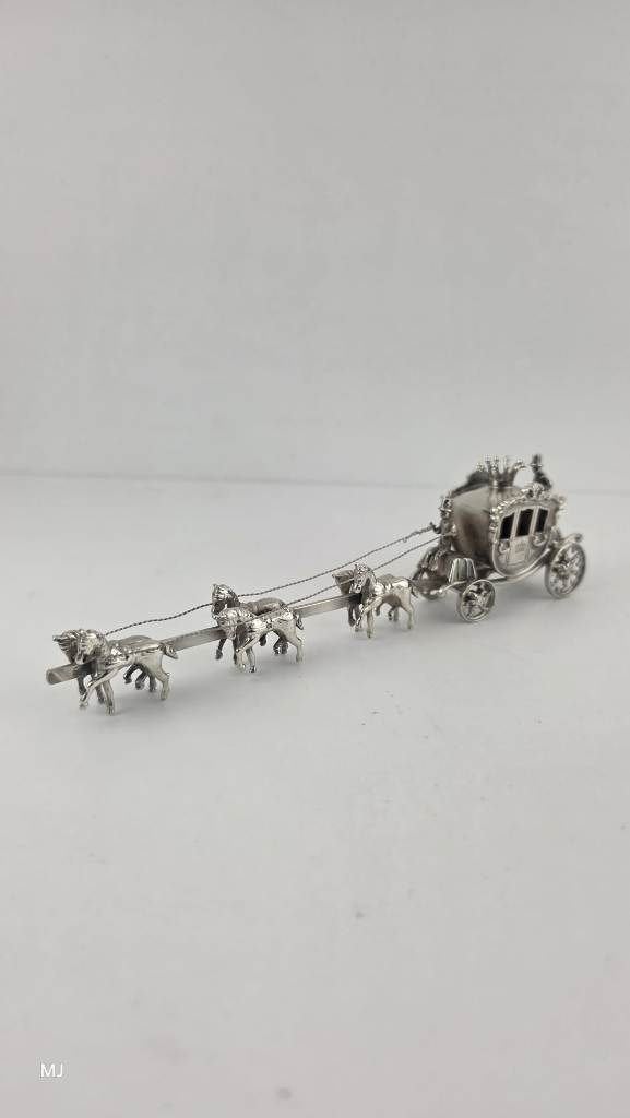 Zilveren miniatuur Gouden Koets met 6 paarden           Z250