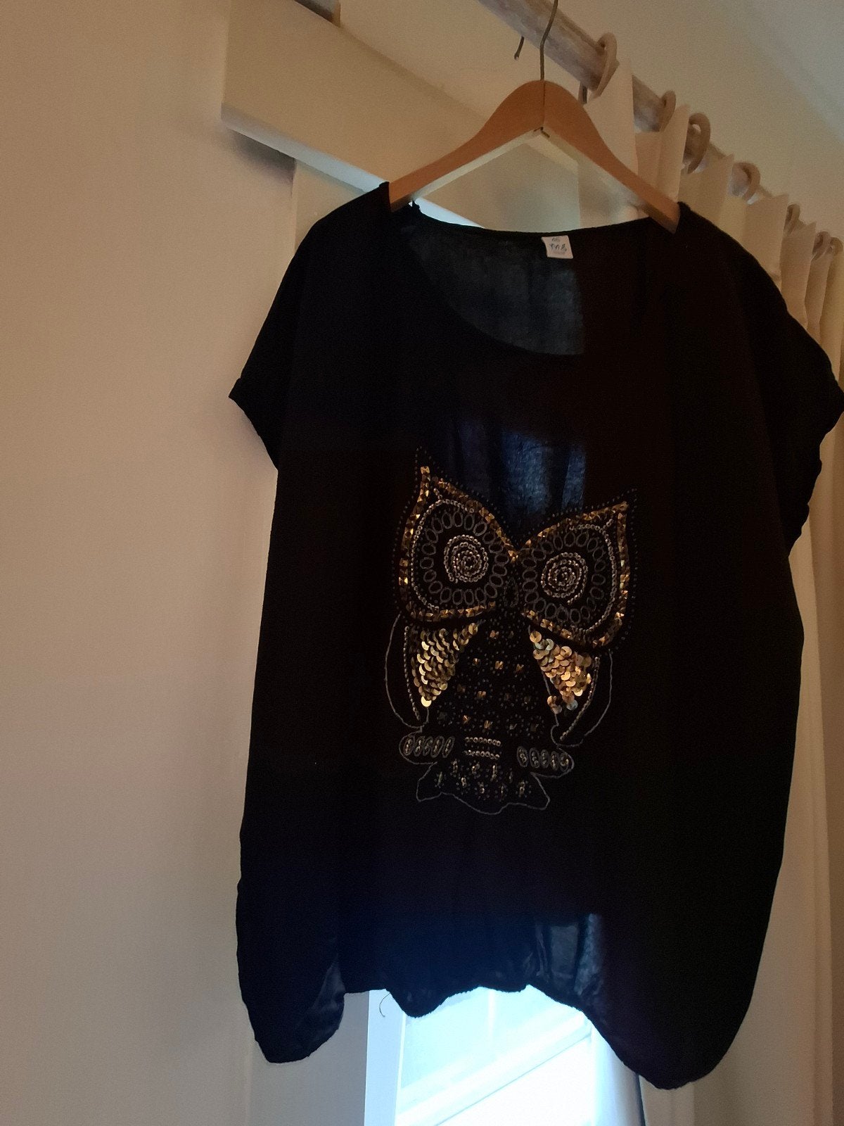 Zwart M&S Mode shirt met uil pailletten - Maat 46, Kleding | Dames, Zwart, Maat 46/48 (XL) of groter, Ophalen of Verzenden, Zo goed als nieuw