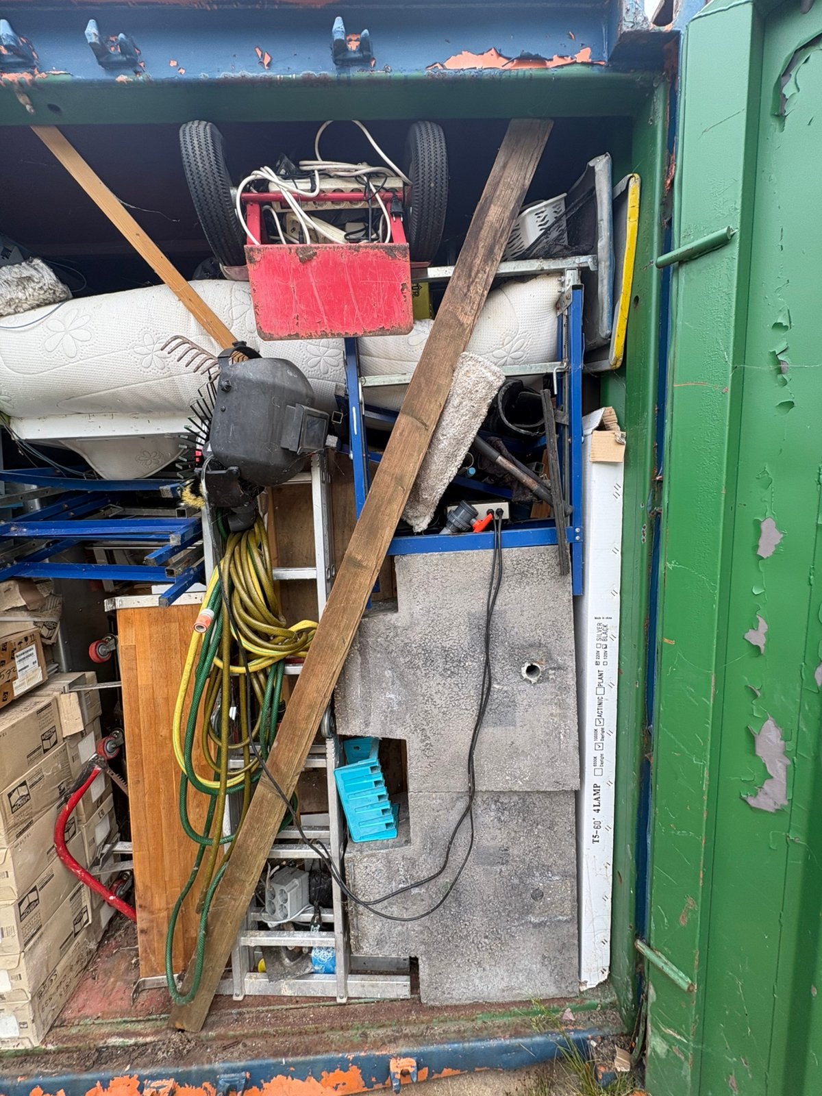 2x 20ft container vol met diversrse dpullen, Ophalen, Gebruikt
