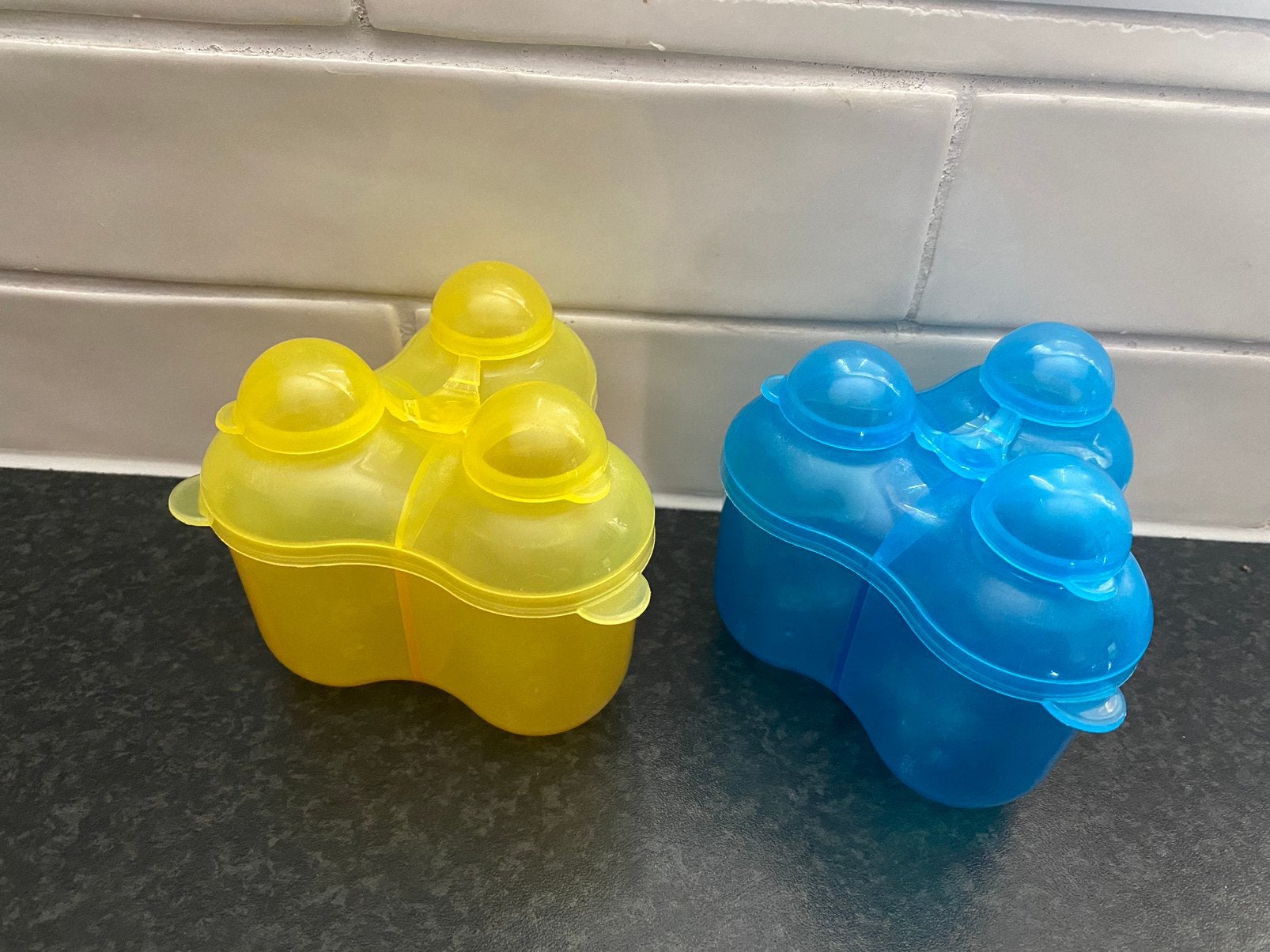 Twee melkpoedertorens met drie compartimenten van Difrax., Ophalen, Gebruikt, Bewaarbakje, Difrax