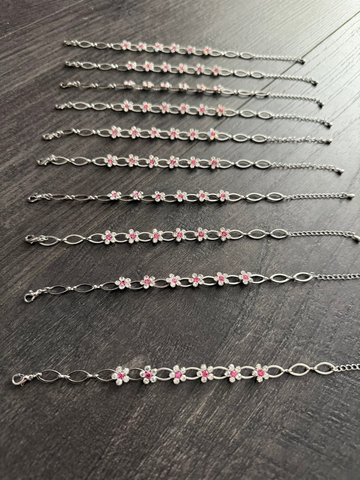 Partij 10 stuks strass armbanden roze 36/12, Ophalen of Verzenden, Nieuw, Overige kleuren, Overige materialen