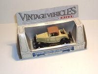 ERTL, Ford roadster in originele doosje, Hobby en Vrije tijd, Modelauto's | 1:43, Ophalen of Verzenden, Nieuw, Auto, Overige merken