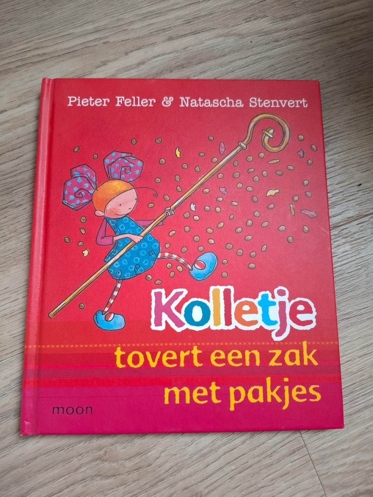Kolletje tovert een zak met pakjes / Kolletje tovert sneeuw, Ophalen of Verzenden, Zo goed als nieuw, Pieter Feller & Natascha Stenvert