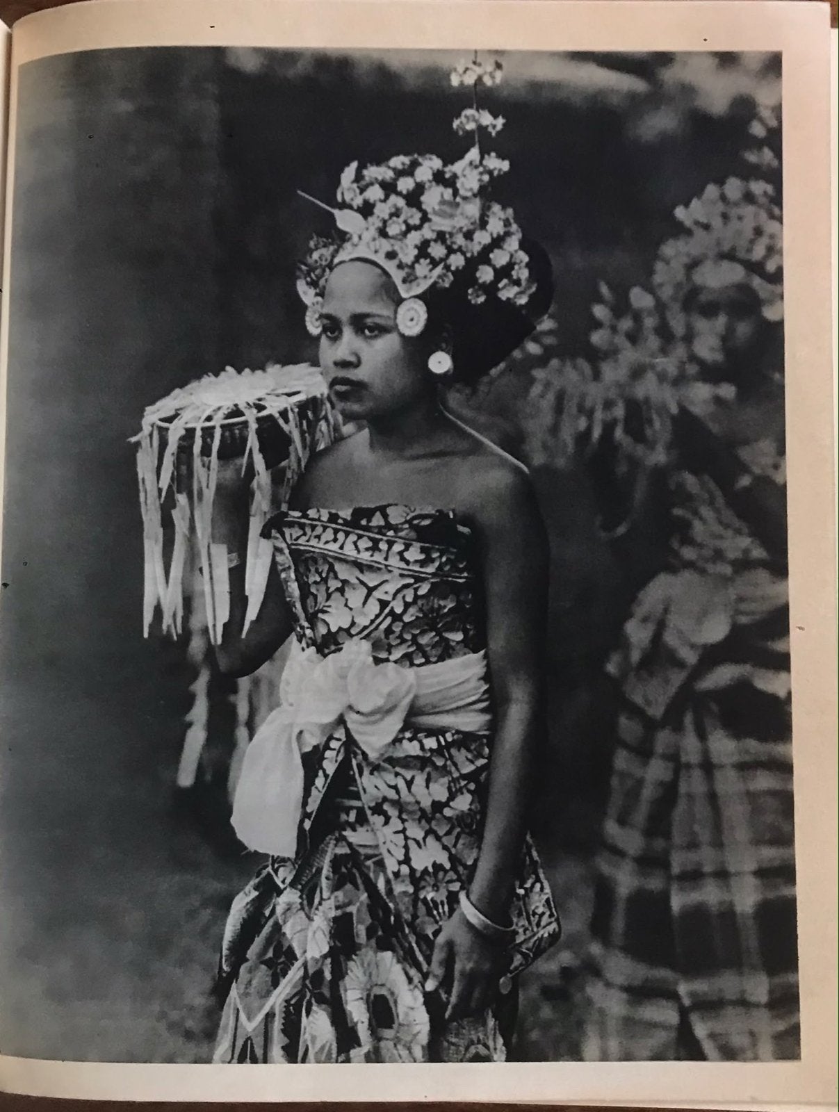 Bali - J. Kersten (1947) - Zeldzaam boek met foto's Indië, Ophalen of Verzenden