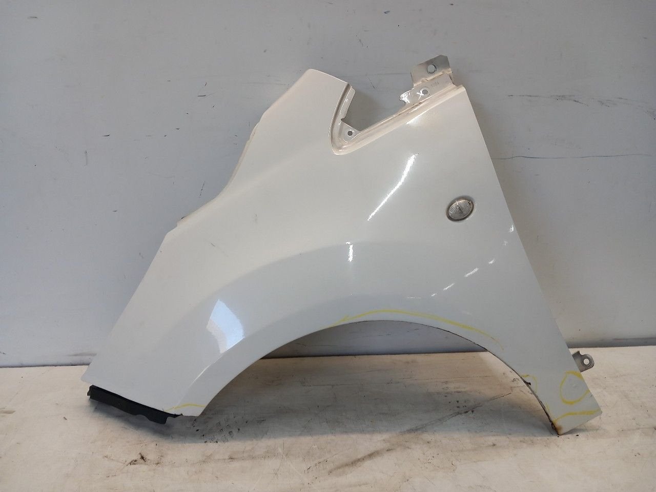 Voorscherm links Ford Ka, Onderdelen@venauto.nl, Van der Ven Autorecycling B.V., Gebruikt, Ettenseweg 76, 4706 PB Roosendaal, The Netherlands