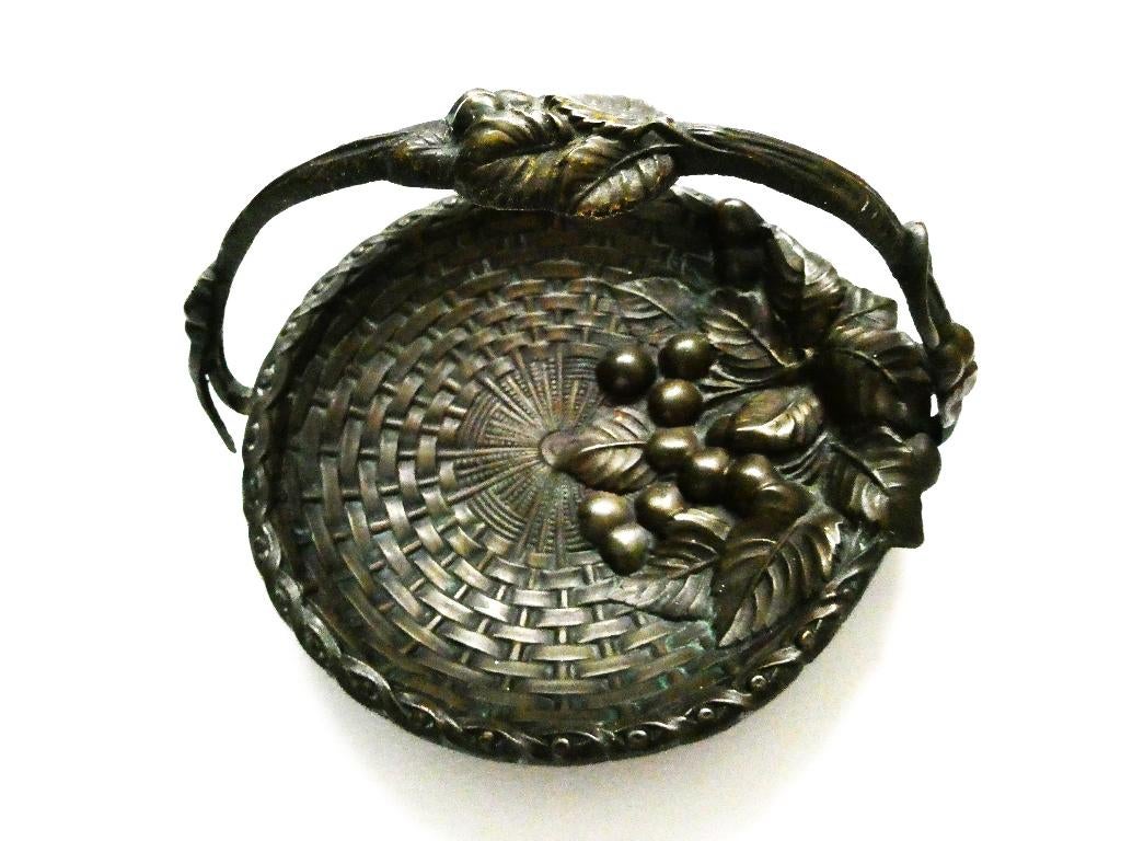 Bronzen Jugendstil vide poche schaaltje mand met hengsel, Ophalen of Verzenden, Brons