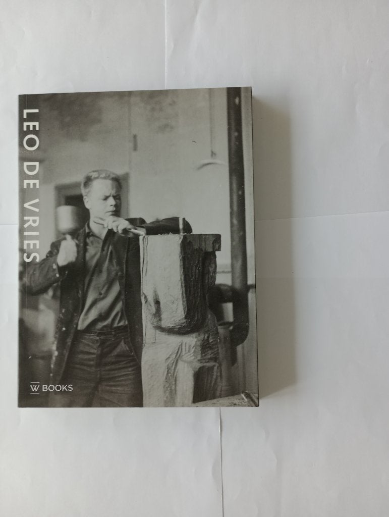 Leo de Vries  monografie oeuvrecatalogus beeldhouwer NIEUW, Beeldhouwkunst, Nieuw, Ophalen of Verzenden, Meerdere auteurs