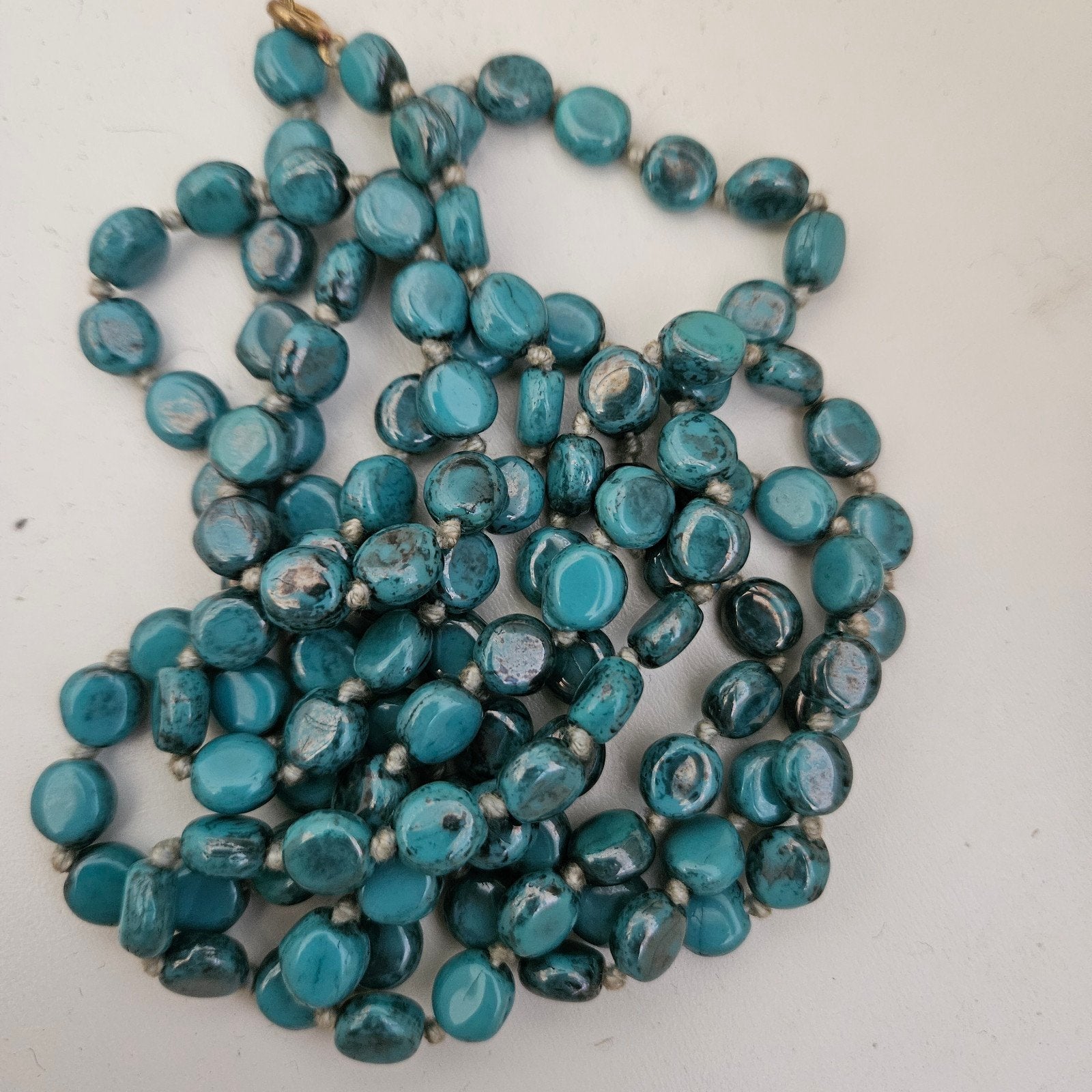 Lange turquoise stenen kralenketting - 58cm, Ophalen of Verzenden, Gebruikt, Blauw, Steen of Mineraal