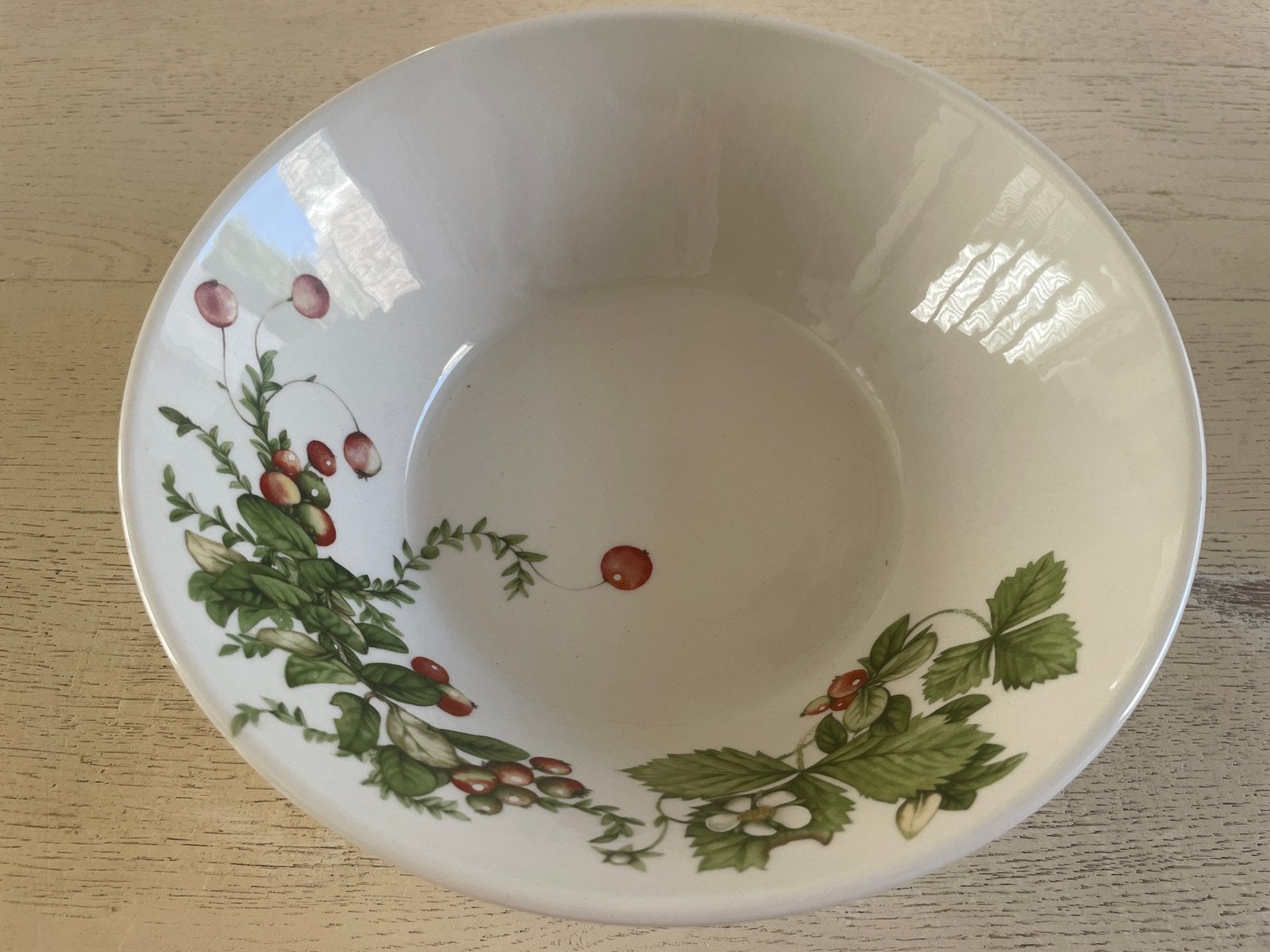Marjolein Bastin Wilde Bosvruchten saladeschaal, Huis en Inrichting, Keuken | Servies, Ophalen of Verzenden, Overige stijlen, Aardewerk