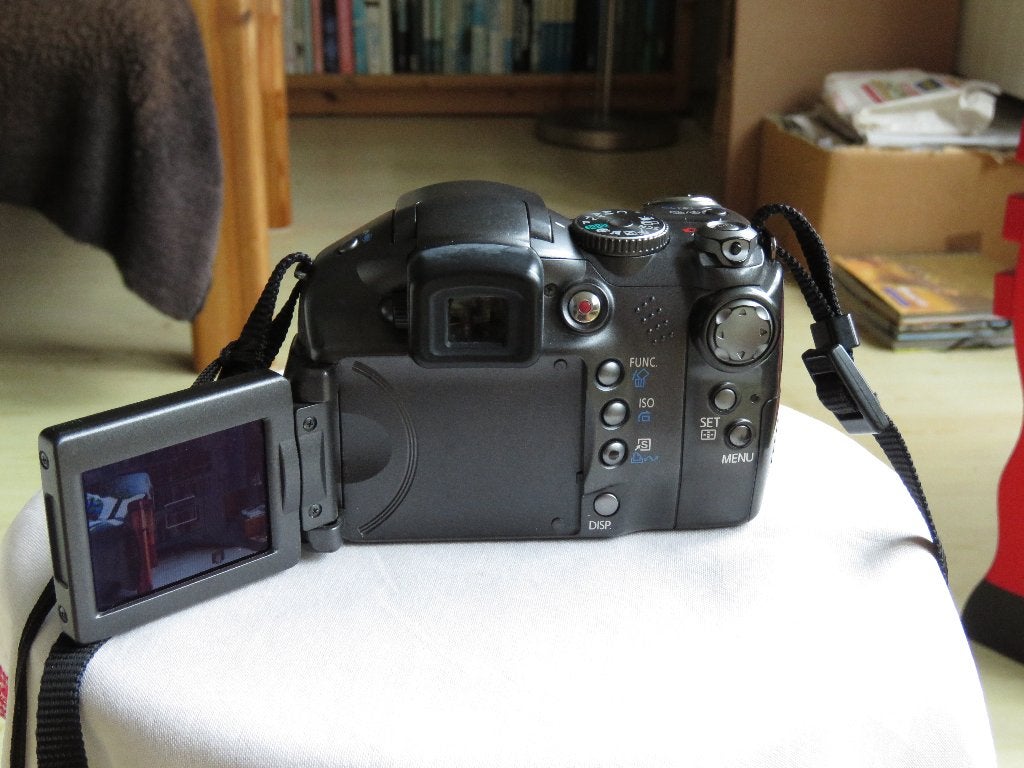 Foto 5 van Canon Powershot S3 IS met tele- en wijdhoekconverters
