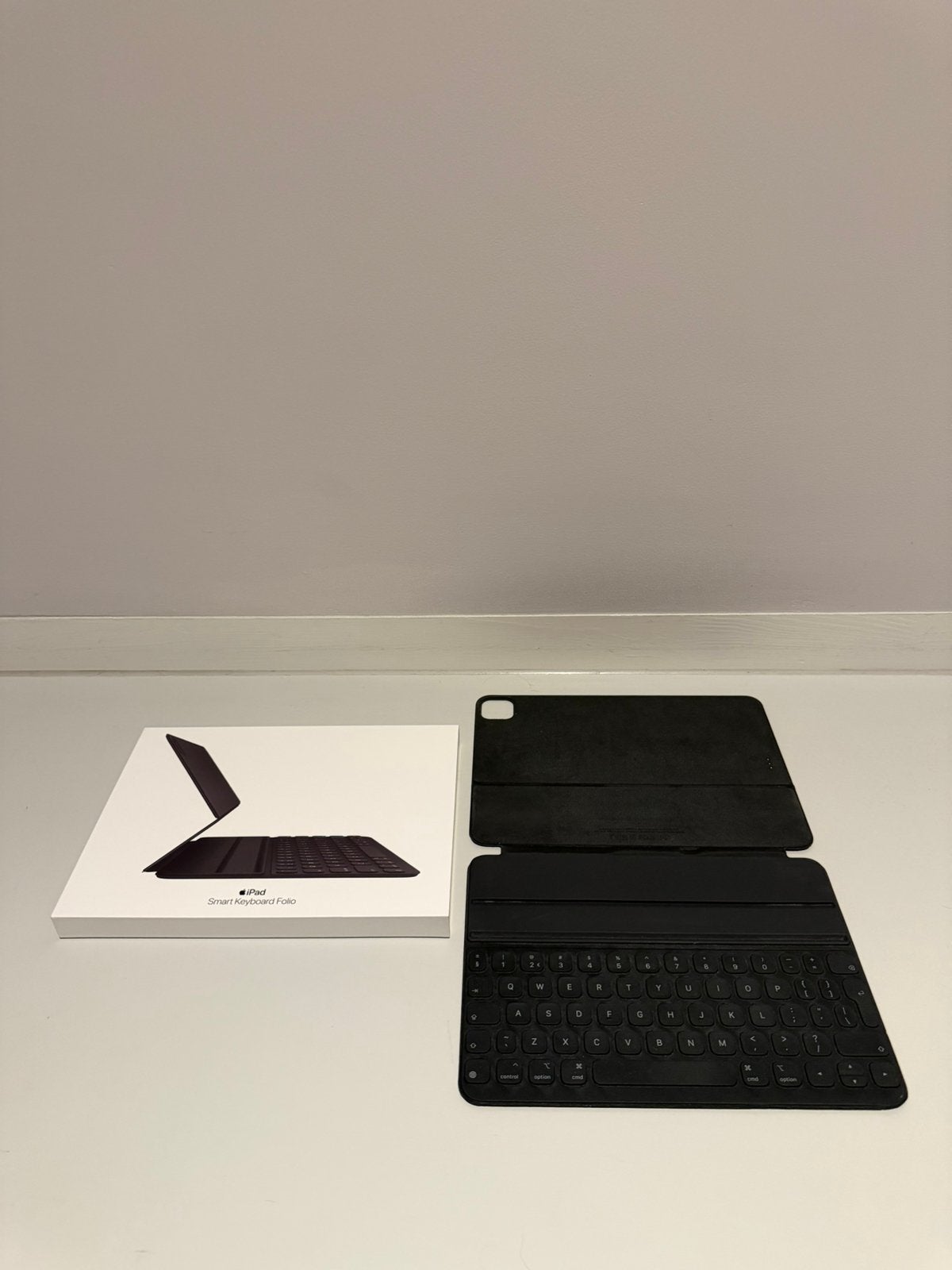 Apple ipad smart keyboard folio