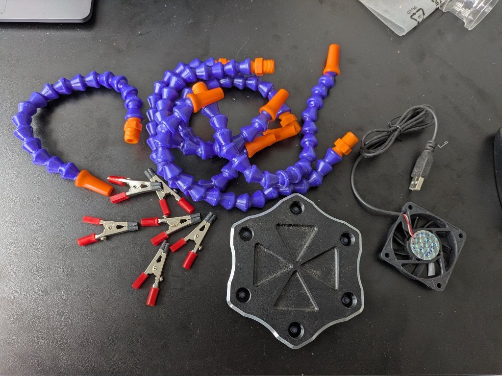 Six-Arm Soldering Station with Helping Hands & CPU Fan, Ophalen of Verzenden, Zo goed als nieuw, Overige typen, Overige merken