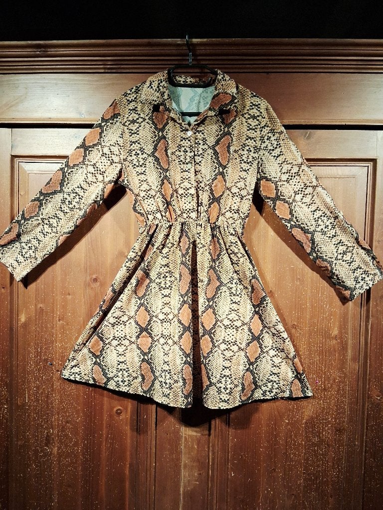 Snake print kort jurkje S-M, Kleding | Dames, Ophalen of Verzenden, Zo goed als nieuw, Maat 38/40 (M), Knielengte