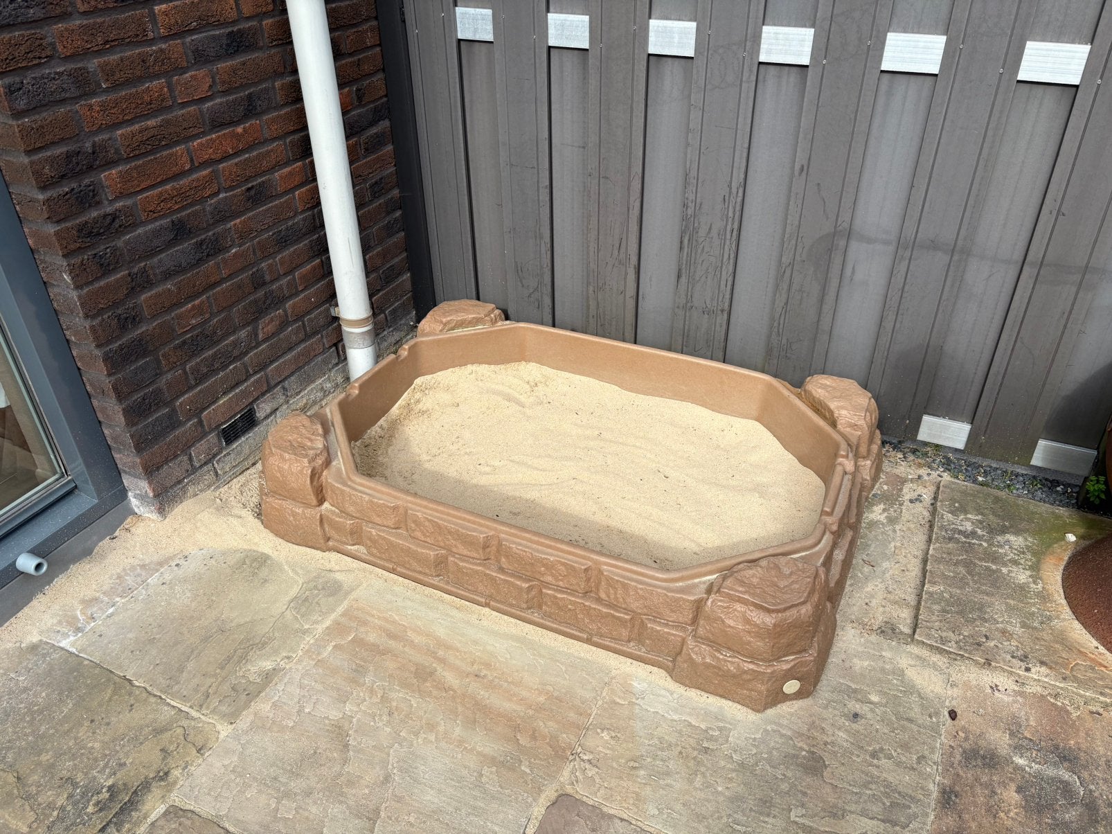 Step2 Zandbak - Met Deksel en Zitbankjes (kunststof), Ophalen, Zo goed als nieuw