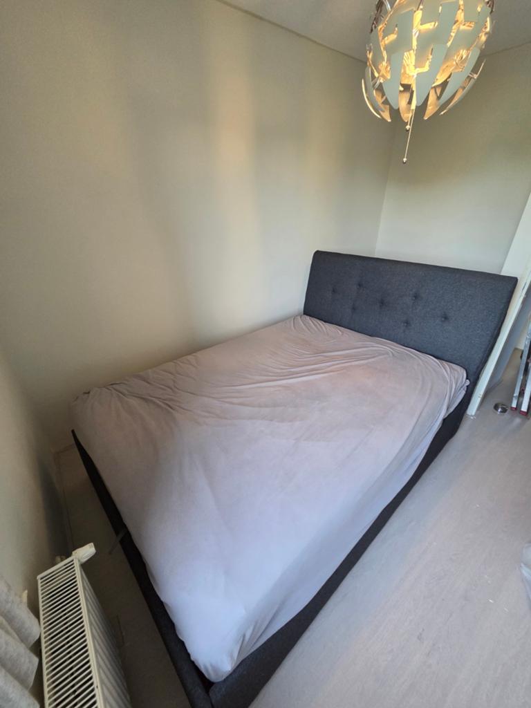 Bed 140x200 met opbergruimte, Huis en Inrichting, Slaapkamer | Bedden, Ophalen, 140 cm, Zo goed als nieuw, Twijfelaar