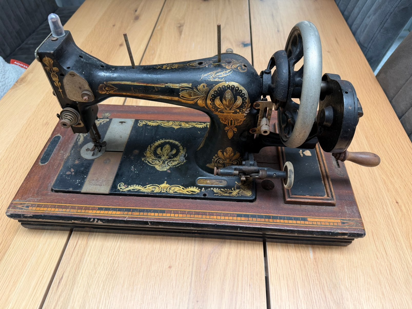 Antiek Naaimachine, Ophalen