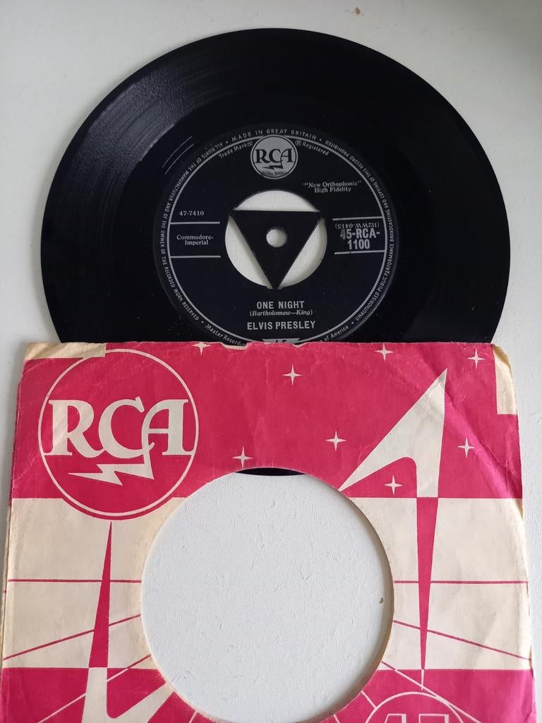 Elvis Presley  - One night  - I got stung., Ophalen of Verzenden, Zo goed als nieuw, Pop