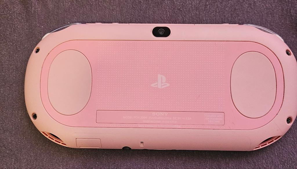 Zeldzame Sony PS Vita PCH-2000 Roze/Wit met USB-kabel, Spelcomputers en Games, Spelcomputers | Sony PlayStation Vita, Ophalen of Verzenden