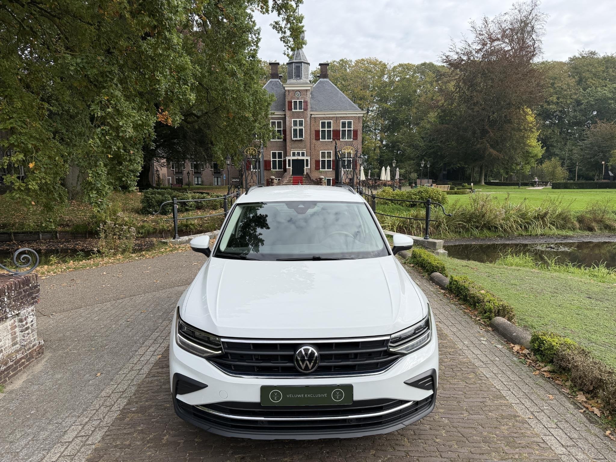 Volkswagen Tiguan 1.4 TSI eHybrid R-Line Business | SOH 96 |, Stof, 4 cilinders, Wit, Hybride Elektrisch/Benzine