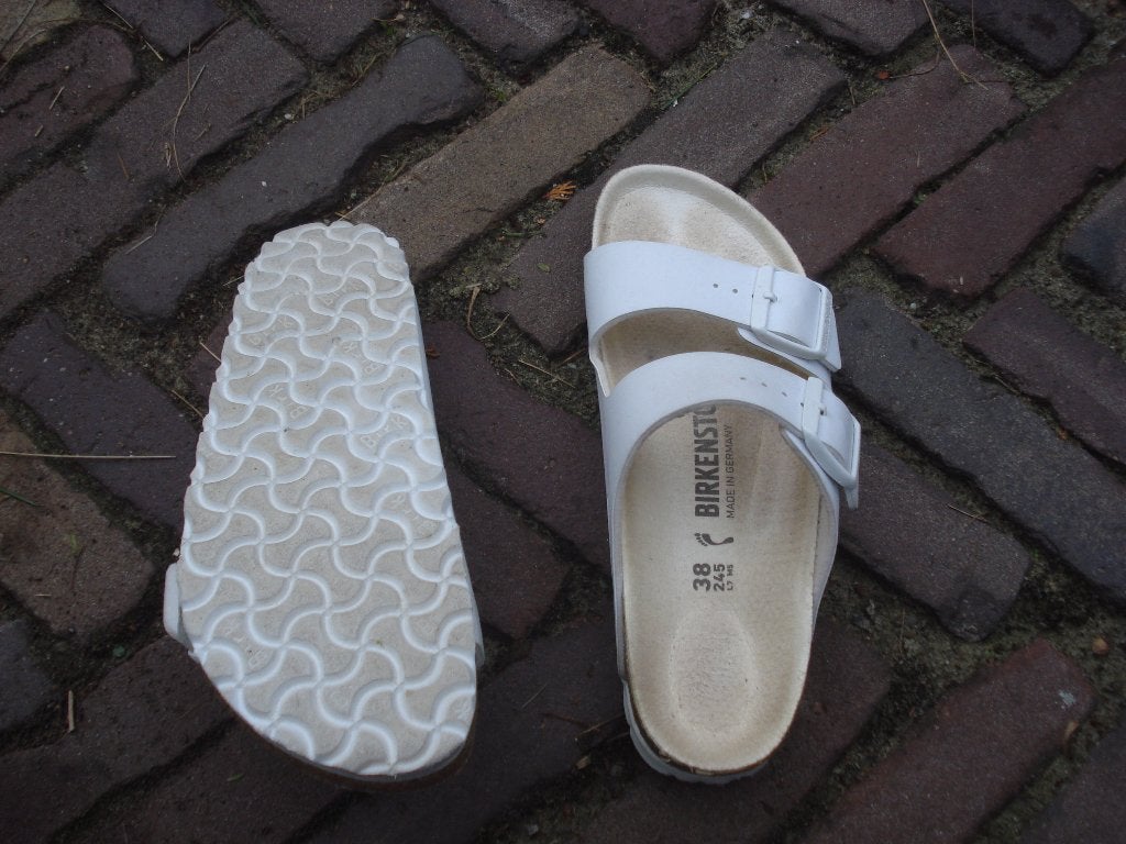 BIRKENSTOCK ARIZONA WIT 38 NU GRATIS VERZENDING PER POST, Slippers, Wit, Ophalen of Verzenden, Zo goed als nieuw