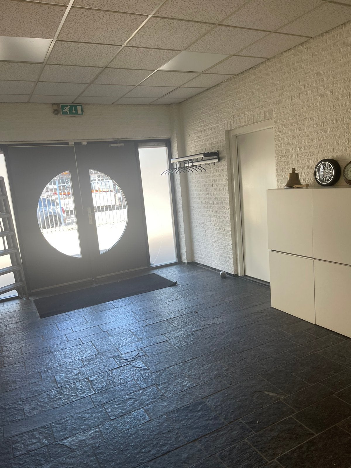 Kantoorruimte/Bedrijfsruimte met ruime parkeergelegenheid, Huur, Kantoorruimte