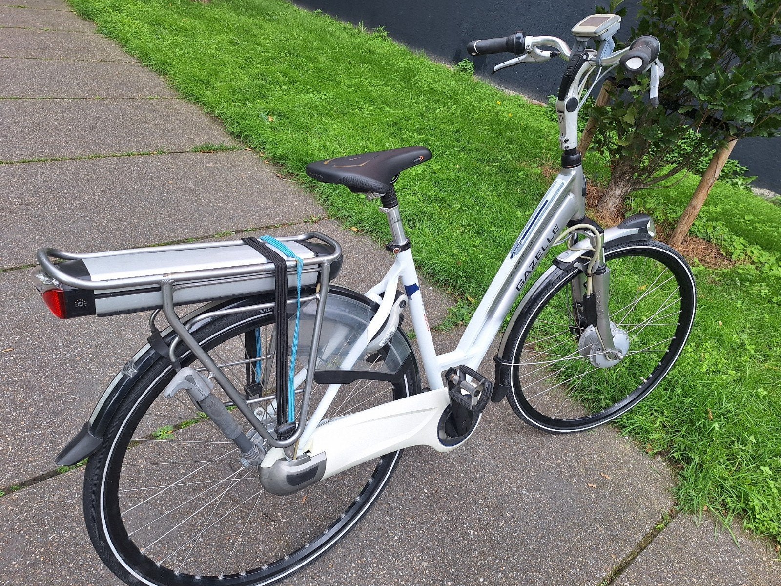 IN ZEER NETTE STAAT GAZELLE CHAMONIX XTRA ELEKTRISCHE FIETS, Ophalen, Zo goed als nieuw, 47 tot 51 cm, 50 km per accu of meer