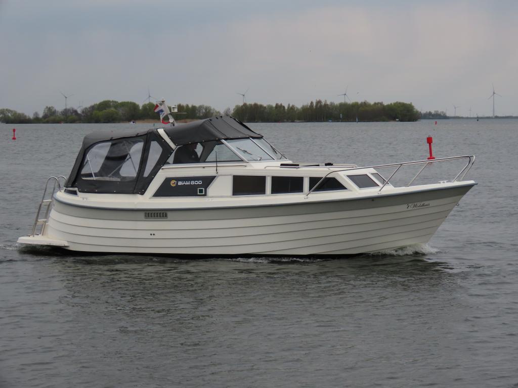 Te Koop mooie spitsgatter Biam 800, Watersport en Boten, Motorboten en Motorjachten, Gebruikt, Polyester, Diesel, Boegschroef
