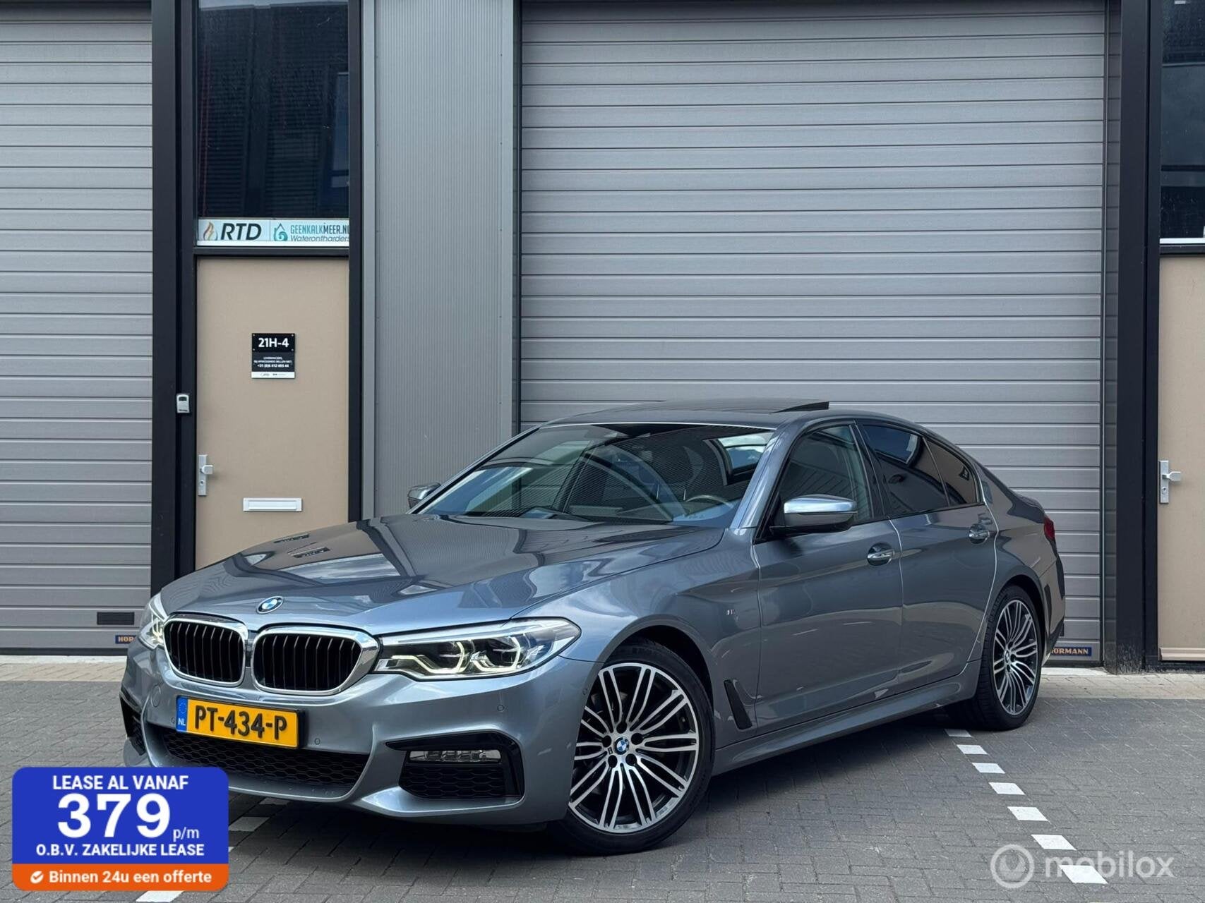 BMW 5-serie 520d High Executive / Pano / 19 inch / head-up /, Auto's, Automaat, Achterwielaandrijving, Euro 6, Bedrijf