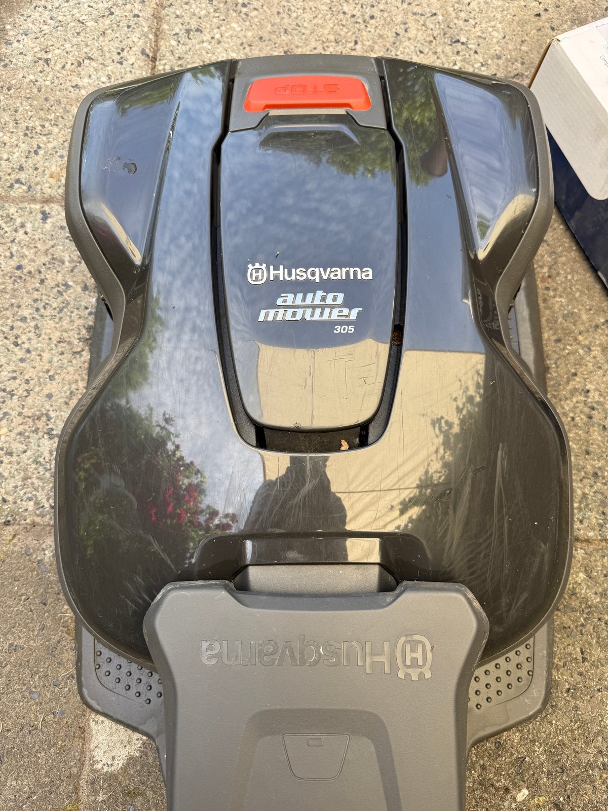 Husqvarna Automower 305 Robotmaaier met Installatiekit, Tuin en Terras, Ophalen, Cirkelmaaier, Gebruikt, Minder dan 30 cm