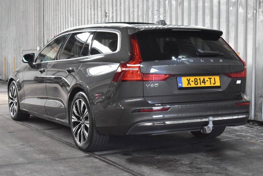 Volvo V60 T8 455PK AWD Plus Bright | Trekhaak | Leder | Schu, Auto's, Volvo, Automaat, Gebruikt, 4 cilinders, 24 maanden