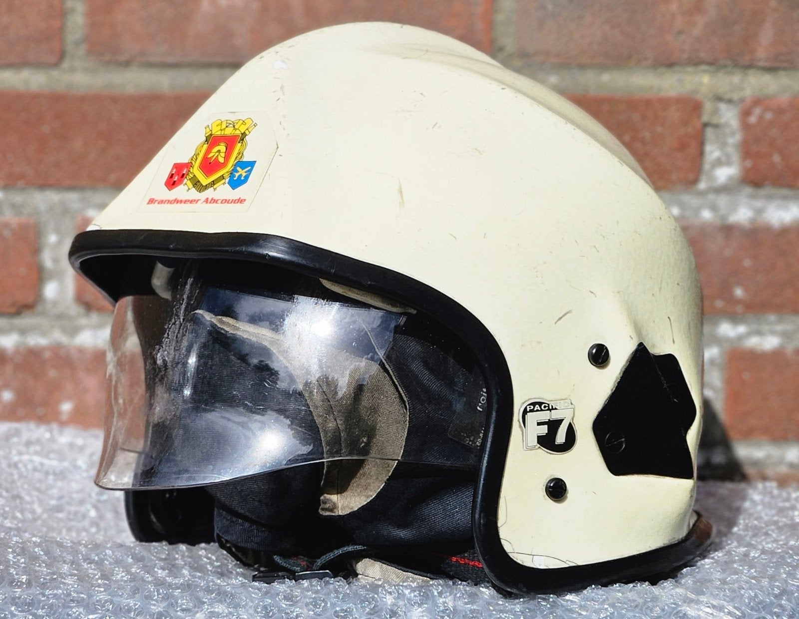 brandweerhelm brandweer Nederland model Facafic F7 Abcoude, Ophalen, Landmacht, Nederland, Embleem of Badge