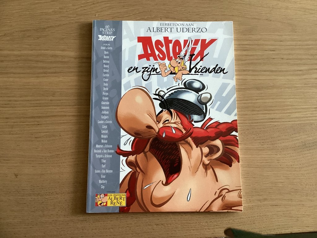 Asterix en zijn vrienden (hommage album), Eén stripboek, Ophalen of Verzenden, Zo goed als nieuw