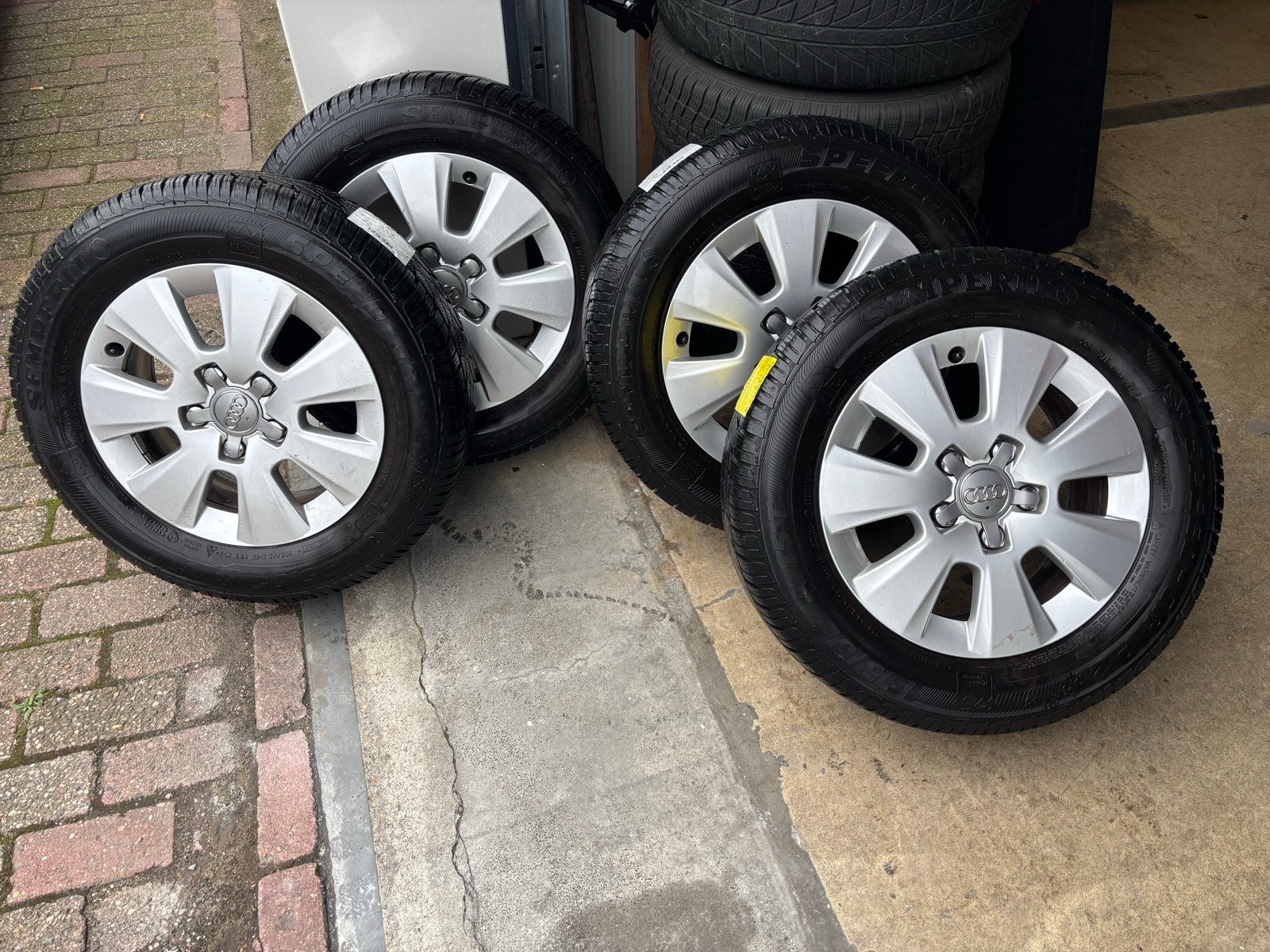 Audi A3 winterbanden met velgen 16 inch, Auto-onderdelen, Banden en Velgen, Gebruikt, 16 inch, Banden en Velgen, Personenwagen