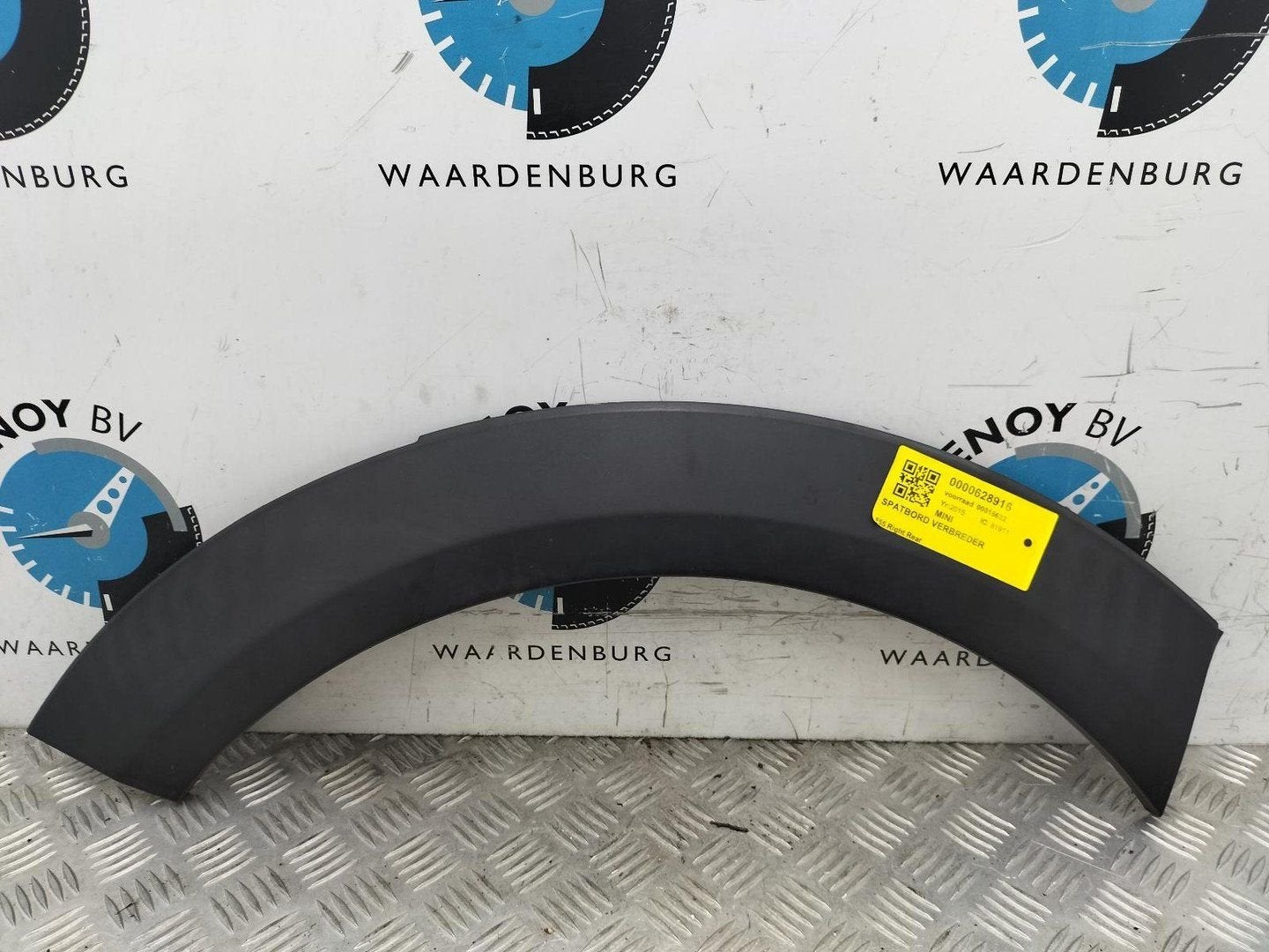 MINI (BMW) MINI F55 One 1.2 One Pepper Bns.  SPATBORD VERBRE, Ophalen of Verzenden, Gebruikt, ARN erkend