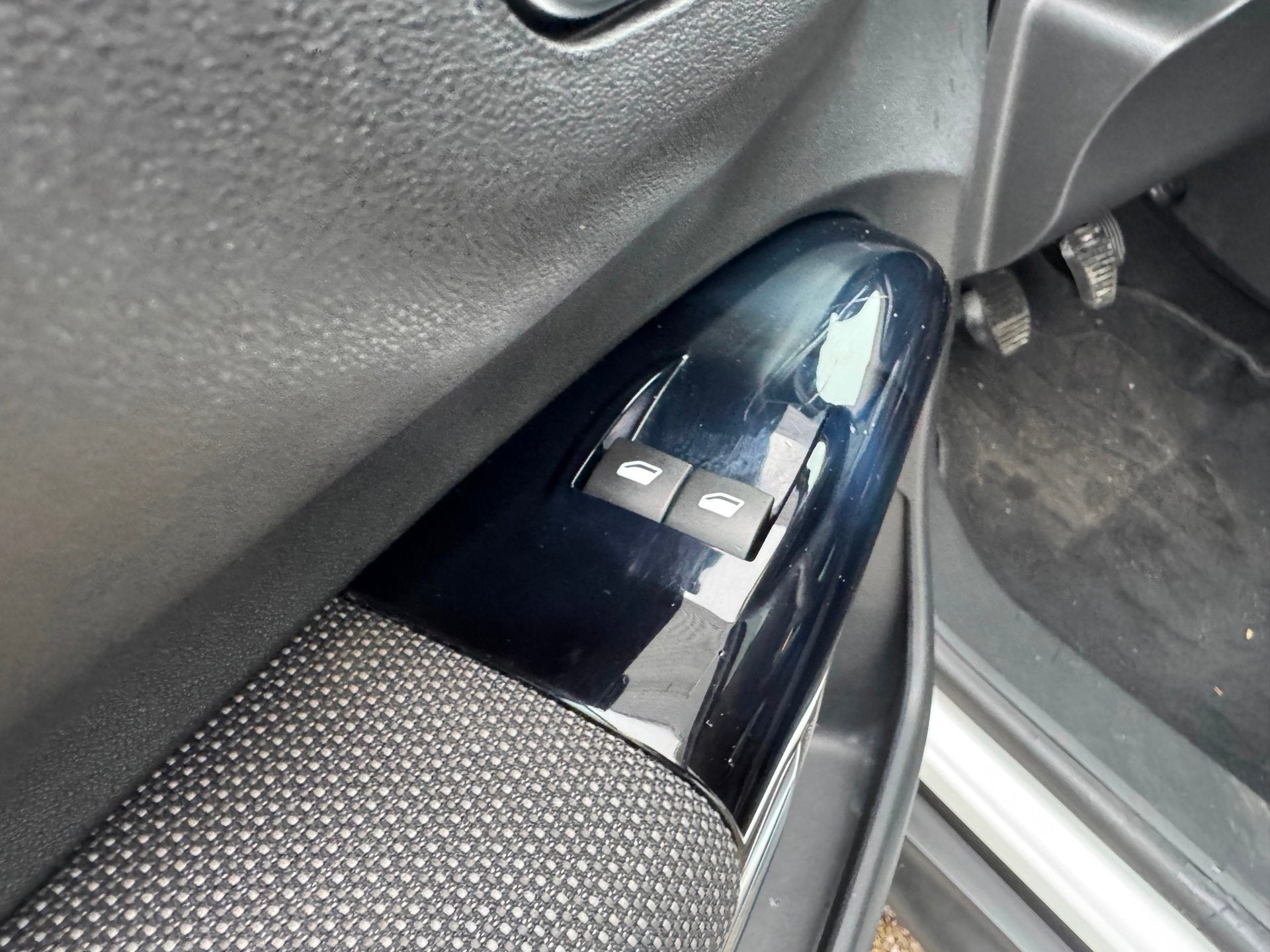 Citroen C4 Cactus 1.2 PureTech Feel Airco Cruise, Auto's, Voorwielaandrijving, Stof, Gebruikt, Zwart