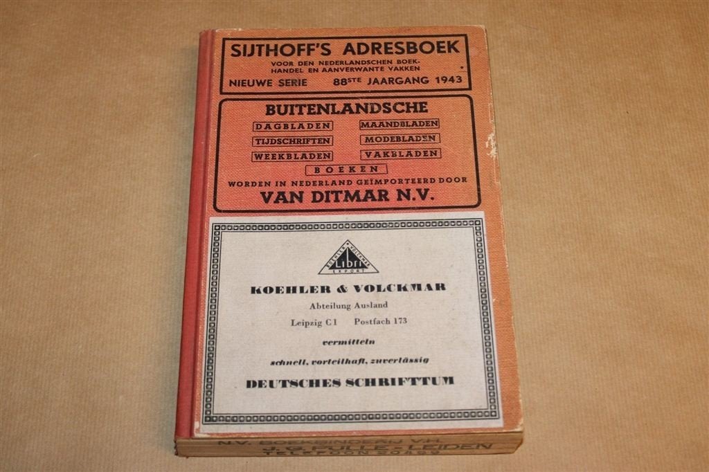 Sijthoffs Adresboek — Nederlandse Boekhandel 1943, Ophalen of Verzenden, Gelezen