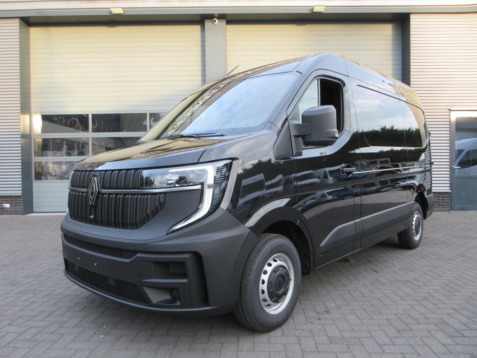 Renault MASTER E-TECH T35 L2H2 Extra long range 87 kWh navi, Auto's, Gebruikt, 143 pk, Renault, 2450 kg