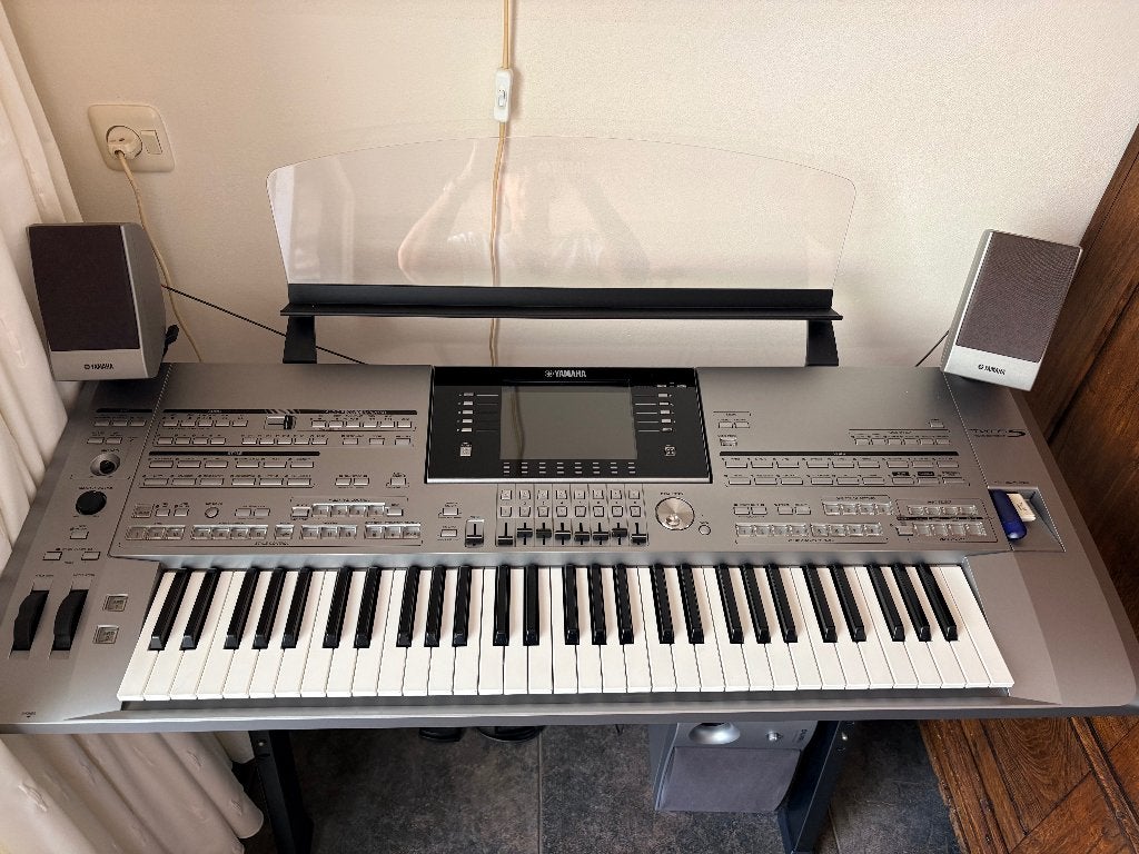 Yamaha Tiros 5 keyboard, Muziek en Instrumenten, Ophalen, Yamaha, Met standaard, 61 toetsen