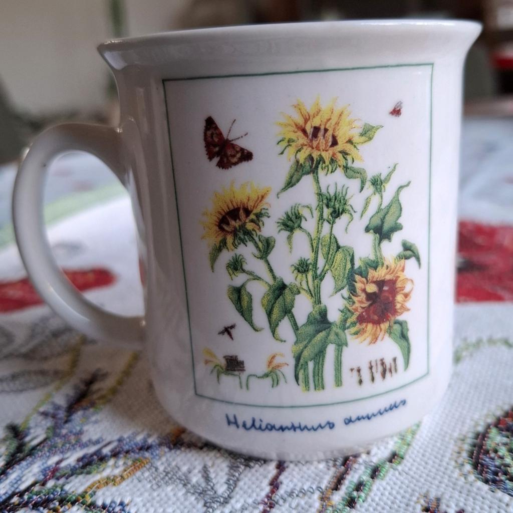 Mok met zonnebloemen en vlinders, JBS Porselein 1998, Huis en Inrichting, Keuken | Servies, Ophalen of Verzenden, Zo goed als nieuw