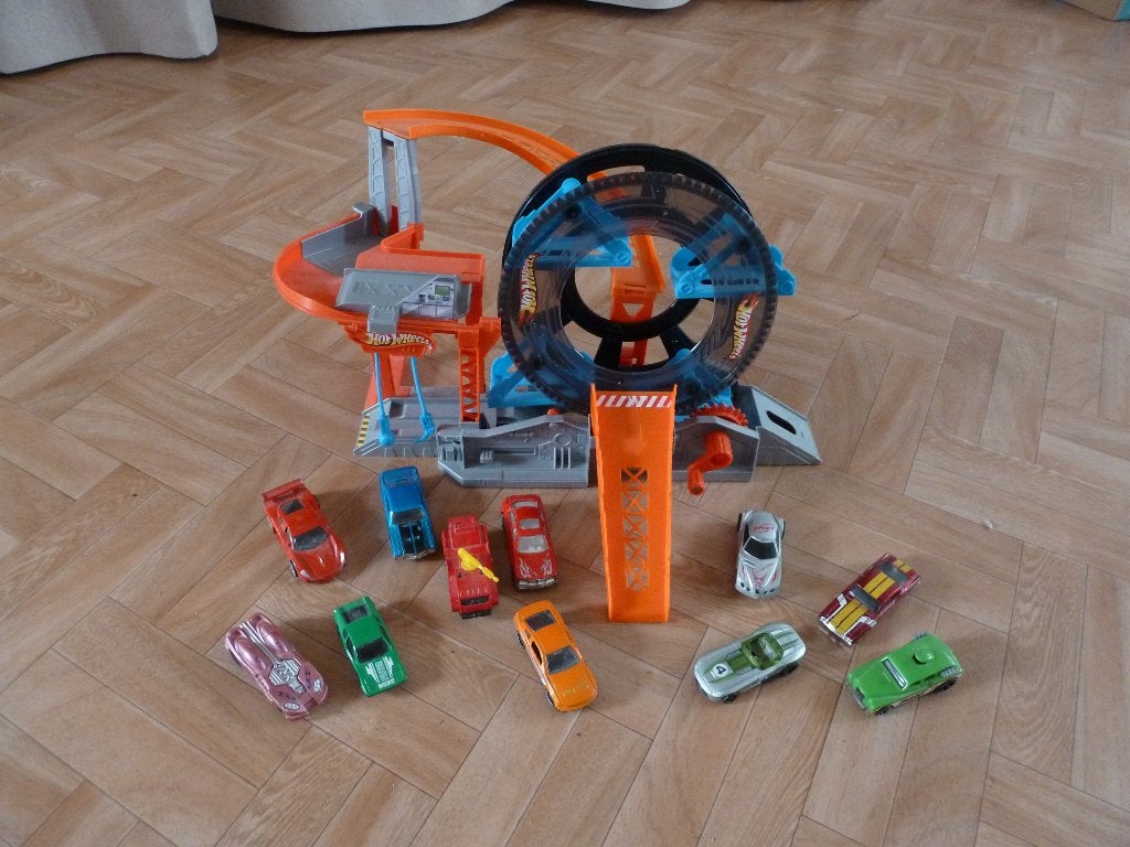 Hot wheels racebaan met draaimolen, Ophalen, Racebaan, Zo goed als nieuw, Hot Wheels