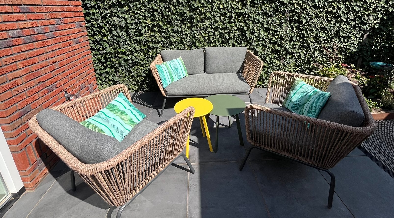 Te koop, wicker loungeset inclusief kussens en tafeltjes, Tuin en Terras, 4 zitplaatsen, Ophalen of Verzenden, Loungeset, Wicker