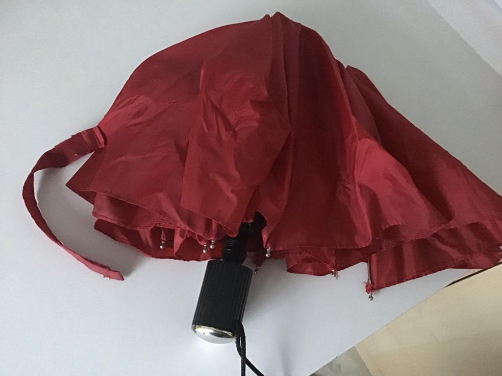 Rode opvouwbare paraplu izgs, Ophalen of Verzenden, Zo goed als nieuw, Rood