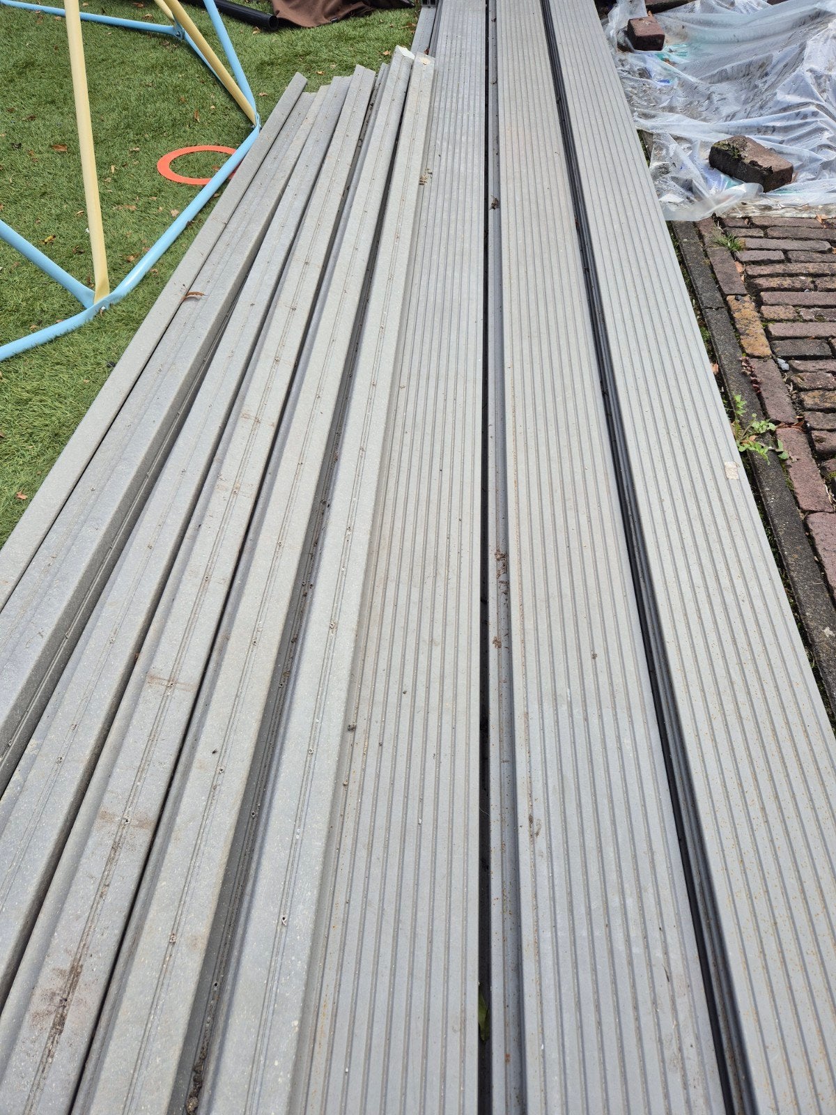 Composiet vlonderplanken incl. funderingsplanken en klemmen, Ophalen, Gebruikt, Composiet