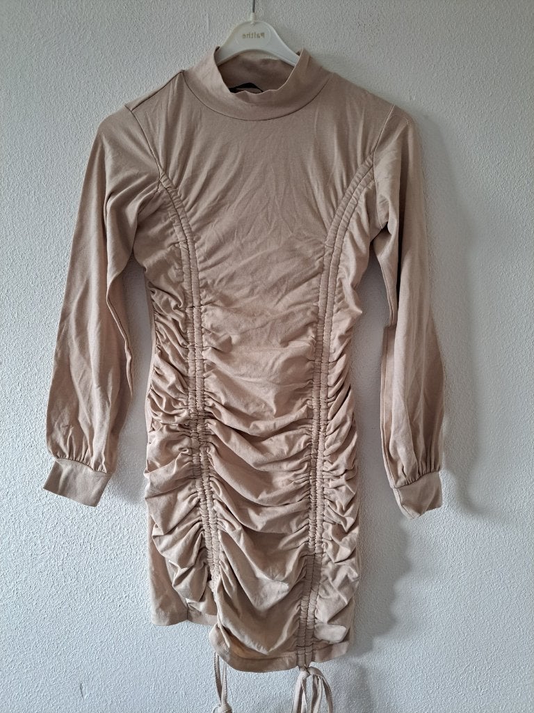 beige shein jurk maat 34, Kleding | Dames, Beige, Ophalen of Verzenden, Zo goed als nieuw, Knielengte